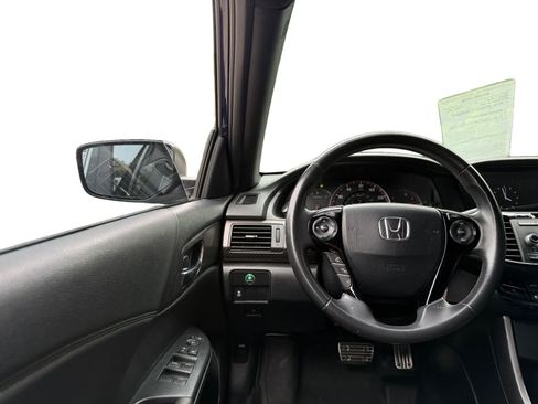 Used 2017 Honda Accord Sport image 21