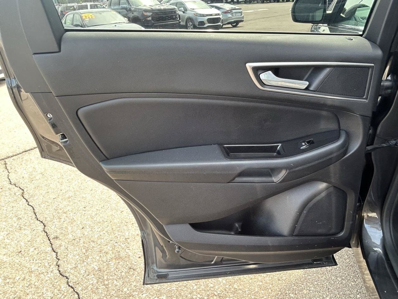 Used 2015 Ford Edge SEL w/ Equipment Group 201A AWD/4WD image 13