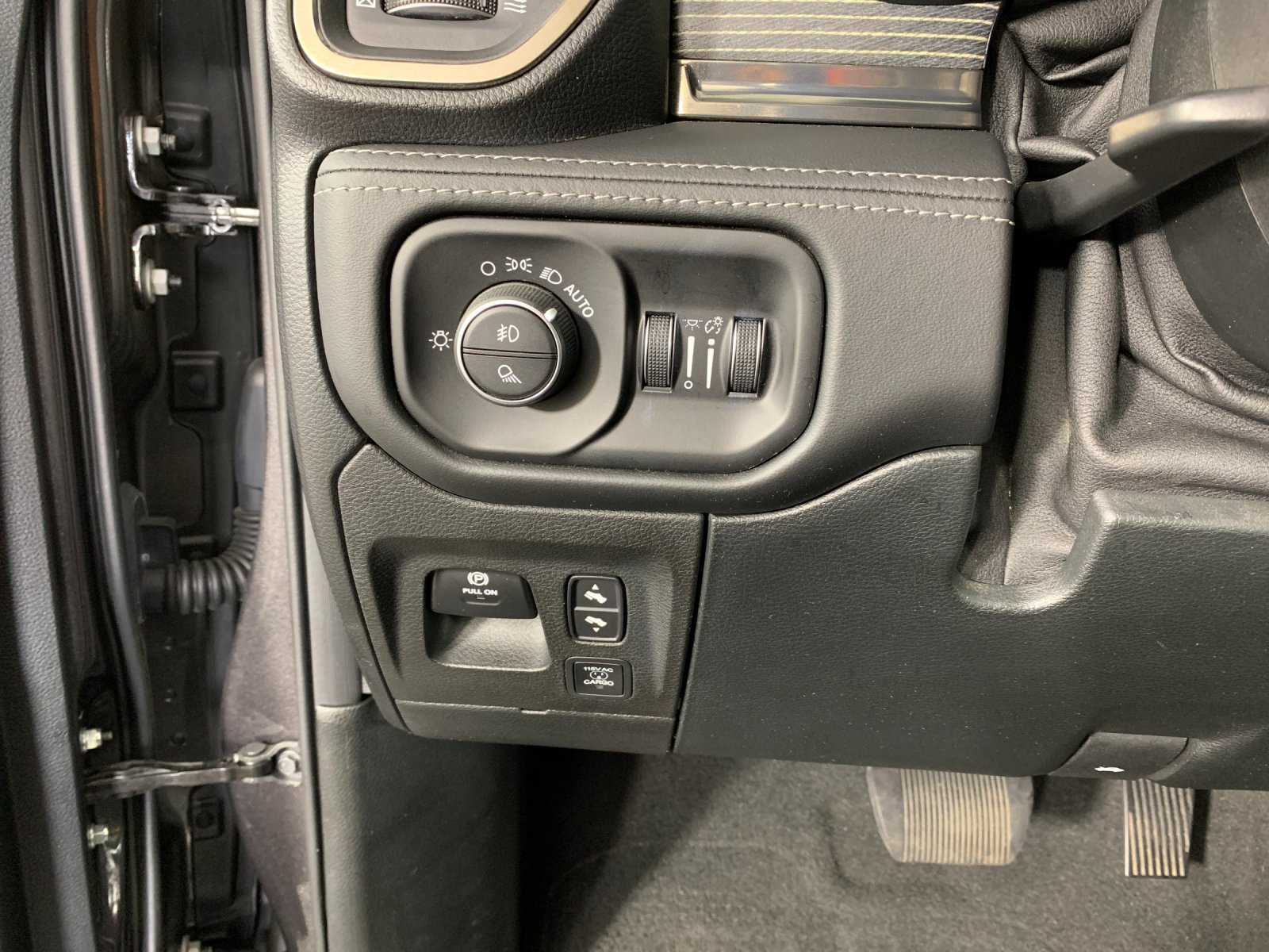 Used 2020 RAM 1500 Limited AWD/4WD image 15
