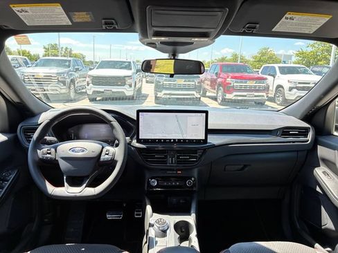 Used 2023 Ford Escape ST-Line w/ Tech Pack #1 AWD/4WD image 13