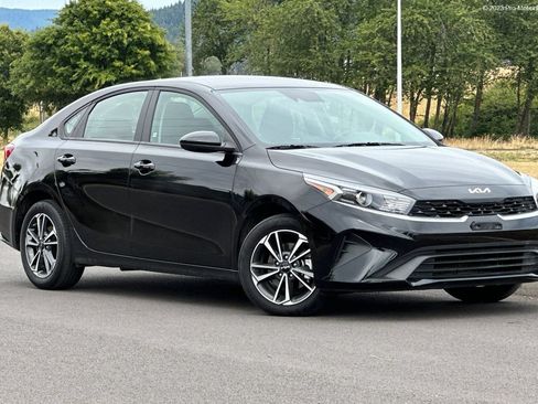 Used 2024 Kia Forte LXS FWD image 1