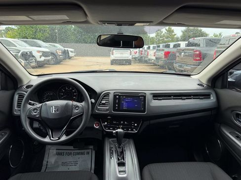 Used 2017 Honda HR-V EX image 17