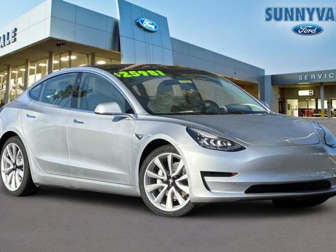 Used 2018 Tesla Model 3 Long Range image 1