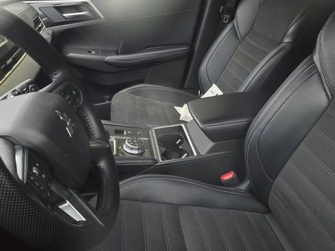 Used 2024 Mitsubishi Outlander SE FWD image 10