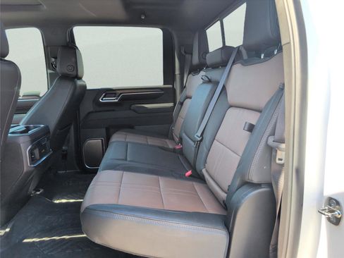 Used 2024 Chevrolet Silverado 2500 High Country w/ High Country Premium Package AWD/4WD image 32