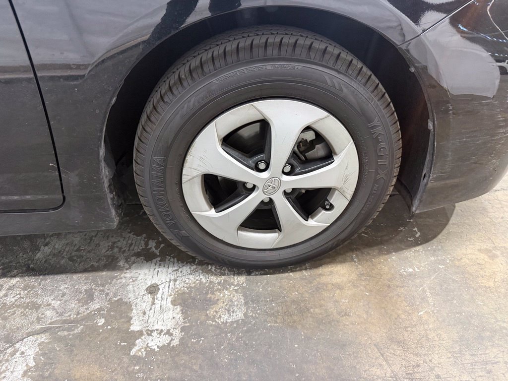 Used 2015 Toyota Prius Four FWD image 11