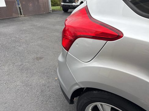 Used 2014 Ford Focus SE w/ SE Winter Package image 17