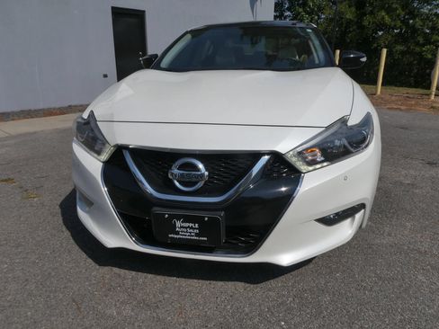 Used 2018 Nissan Maxima 3.5 SL FWD image 2