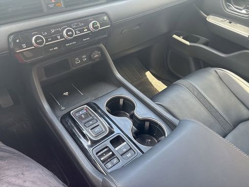 Used 2023 Honda Pilot Touring image 24