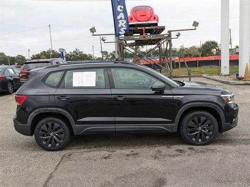 Certified 2022 Volkswagen Taos S image 8