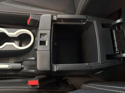 Used 2017 Jeep Wrangler Unlimited Sahara image 42