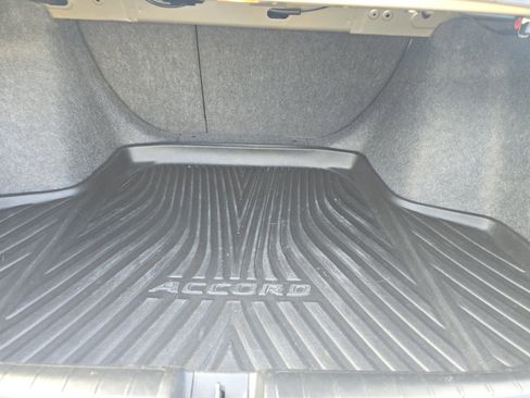 Used 2018 Honda Accord Touring image 16