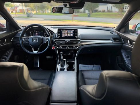 Used 2018 Honda Accord Sport image 13