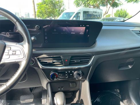 Used 2025 Buick Encore GX Preferred image 18