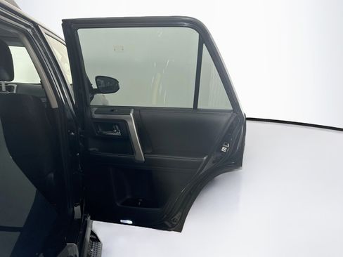 Used 2021 Toyota 4Runner SR5 AWD/4WD image 30