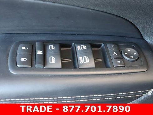 Used 2015 Jeep Grand Cherokee Overland image 10