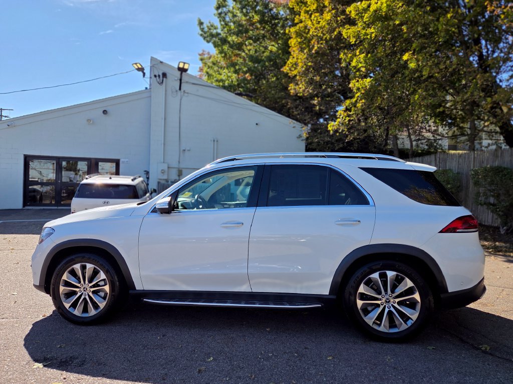 Used 2023 Mercedes-Benz GLE 350 4MATIC w/ Premium Package image 3