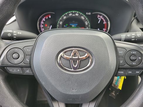 Used 2025 Toyota RAV4 LE FWD image 24