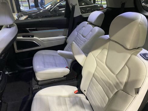 Used 2025 Kia Telluride SX Prestige AWD/4WD image 5