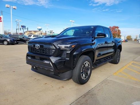 New 2025 Toyota Tacoma TRD Sport image 2
