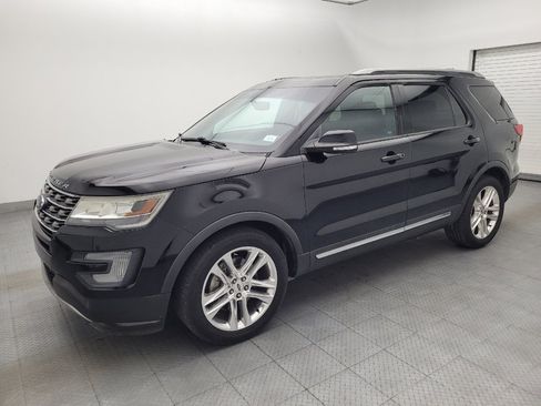 Used 2017 Ford Explorer XLT w/ Equipment Group 202A FWD image 2