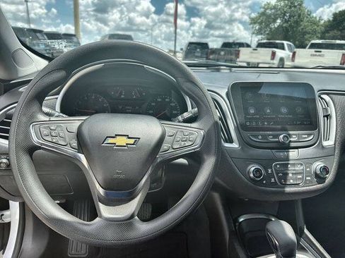 Used 2023 Chevrolet Malibu LT FWD image 11