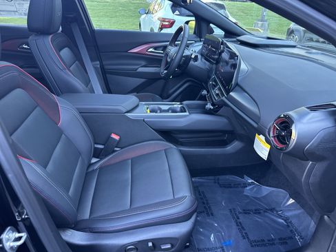 New 2025 Chevrolet Equinox EV RS image 13