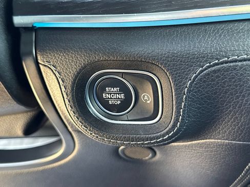 Used 2023 Mercedes-Benz GLS 580 4MATIC image 39
