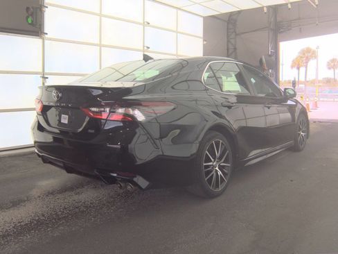 Used 2023 Toyota Camry SE FWD image 6