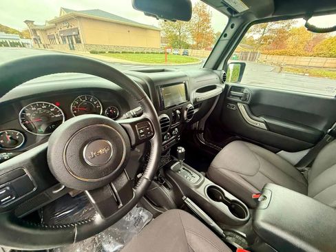 Used 2015 Jeep Wrangler Unlimited Sport w/ Quick Order Package 24S image 10