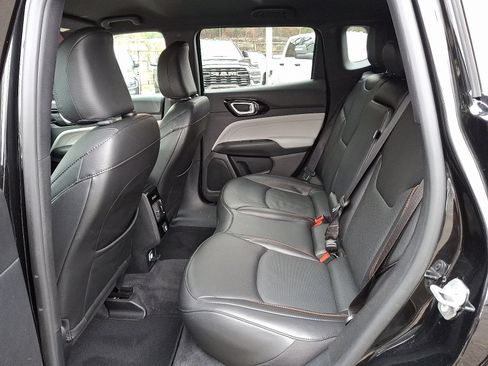 Certified 2023 Jeep Compass Limited image 11