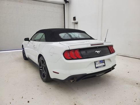 Used 2022 Ford Mustang Premium RWD image 17