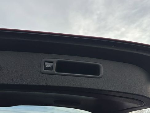 Used 2020 Toyota Highlander Limited image 36