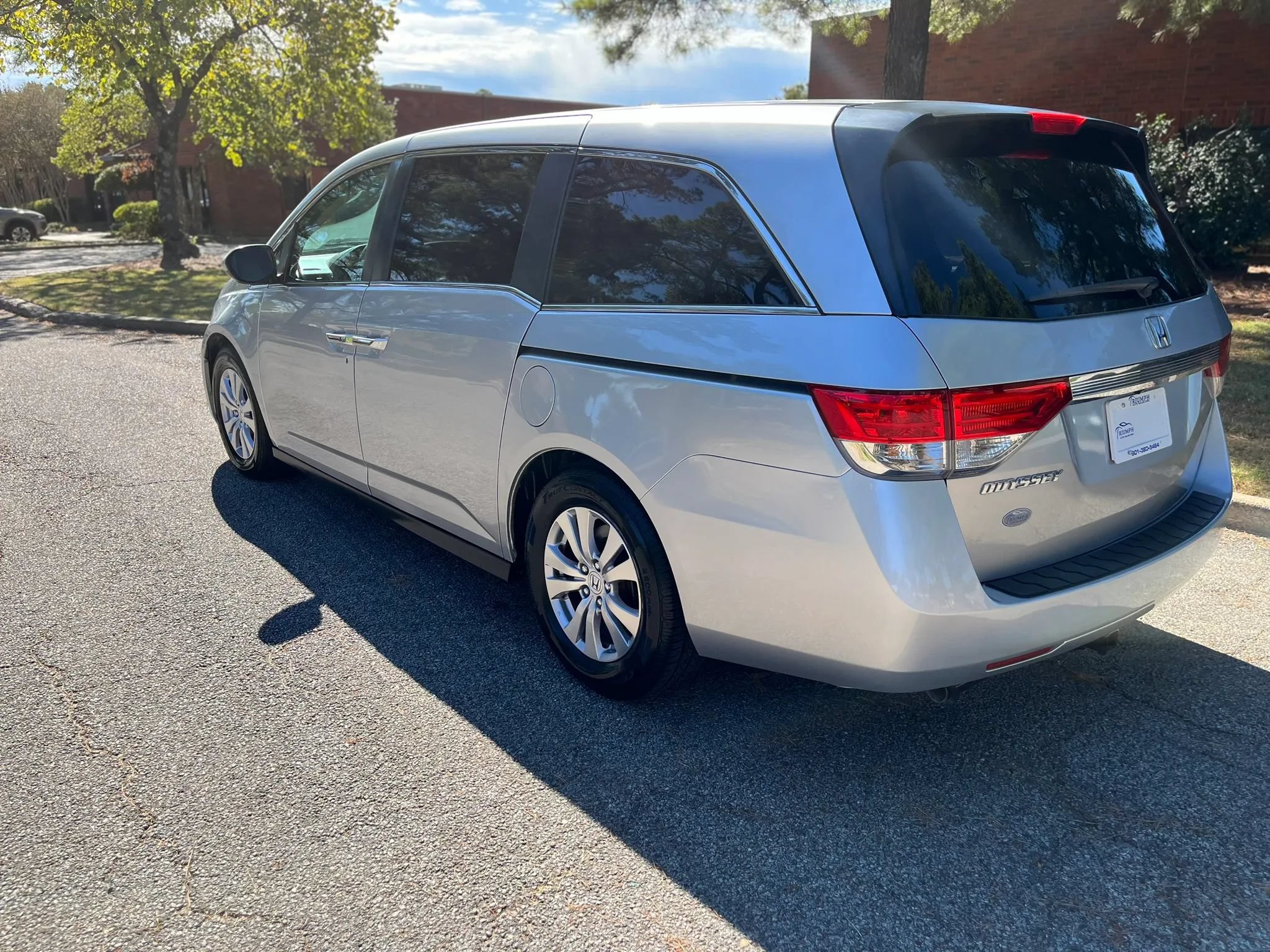 Used 2014 Honda Odyssey EX image 3