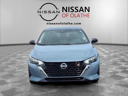 Used 2025 Nissan Sentra SR w/ SR Premium Package FWD image 32