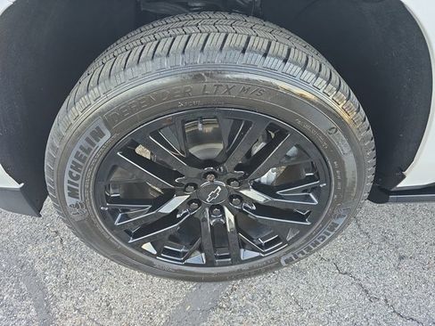 Used 2021 Chevrolet Tahoe High Country w/ Premium Package image 9