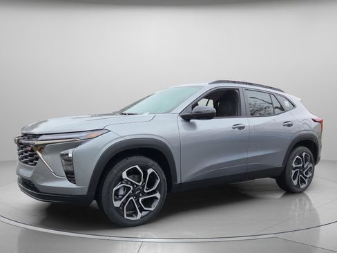 New 2026 Chevrolet Trax RS w/ Driver Confidence Package image 2