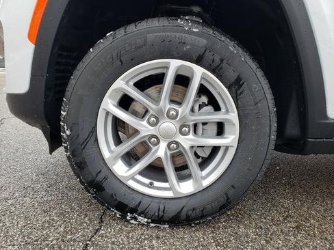 New 2025 Jeep Grand Cherokee Laredo X w/ Luxury Tech Group I image 12