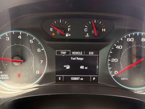 Used 2021 Chevrolet Malibu LT FWD image 19