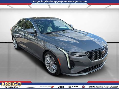 Used 2020 Cadillac CT4 Premium Luxury RWD image 1