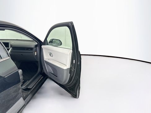 Used 2024 Hyundai Ioniq 5 SE RWD image 30