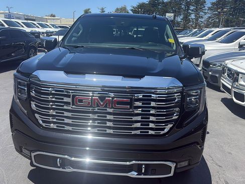 Used 2023 GMC Sierra 1500 Denali w/ Denali Reserve Package AWD/4WD image 11