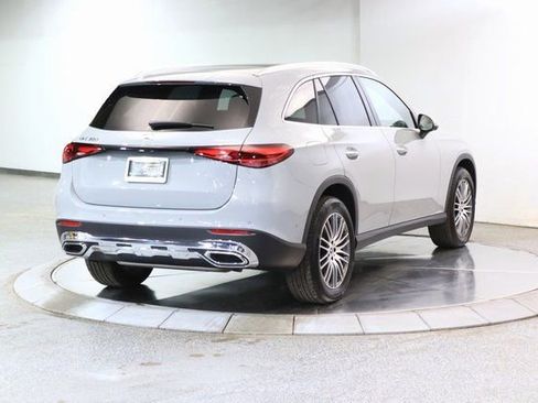 Used 2025 Mercedes-Benz GLC 300 4MATIC image 13