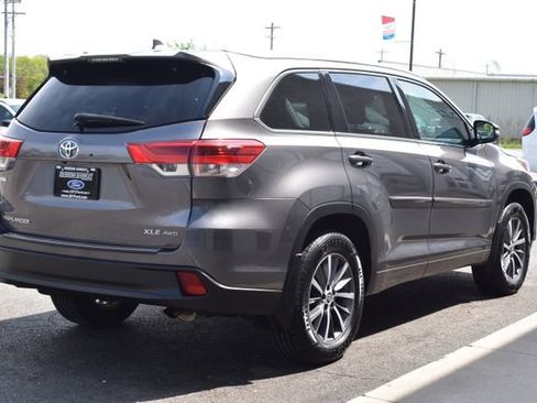 Used 2018 Toyota Highlander XLE w/ Protection Package #3 AWD/4WD image 9
