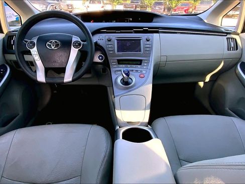 Used 2014 Toyota Prius Three FWD image 15