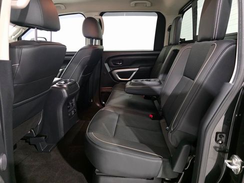 Used 2019 Nissan Titan S image 22