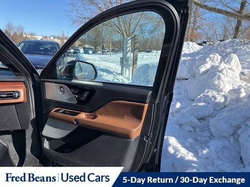 Used 2023 Lincoln Aviator Reserve w/ Equipment Group 201A image 17