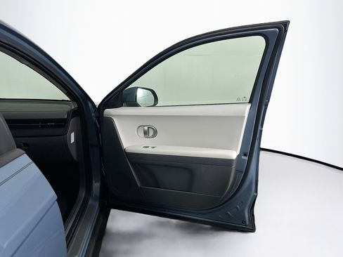 Used 2024 Hyundai Ioniq 5 SE image 31