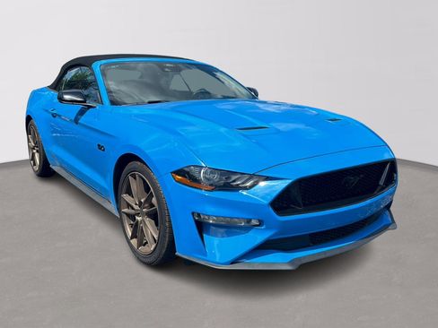 Used 2022 Ford Mustang GT Premium w/ Equipment Group 401A RWD image 2