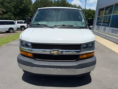 Used 2019 Chevrolet Express 3500 LT w/ LT Preferred Equipment Group RWD image 2